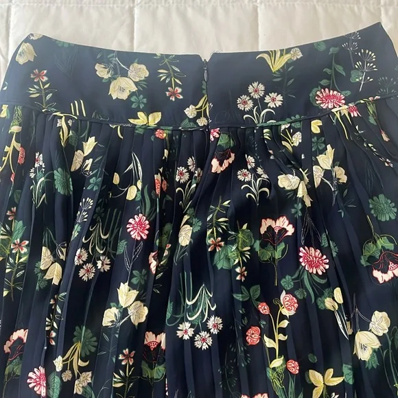LOFT floral skirt - Picture 5 of 6